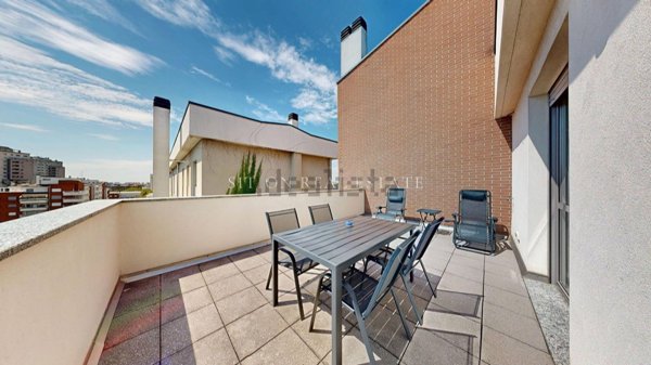 appartamento in vendita a Milano in zona Cadorna