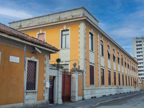 ufficio in vendita a Milano in zona Crescenzago
