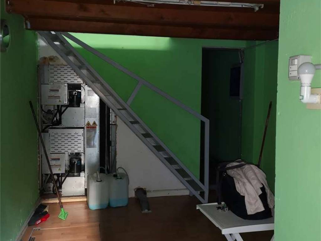 negozio in vendita a Milano in zona Affori