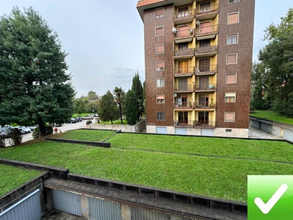 appartamento in vendita a Milano in zona Gratosoglio
