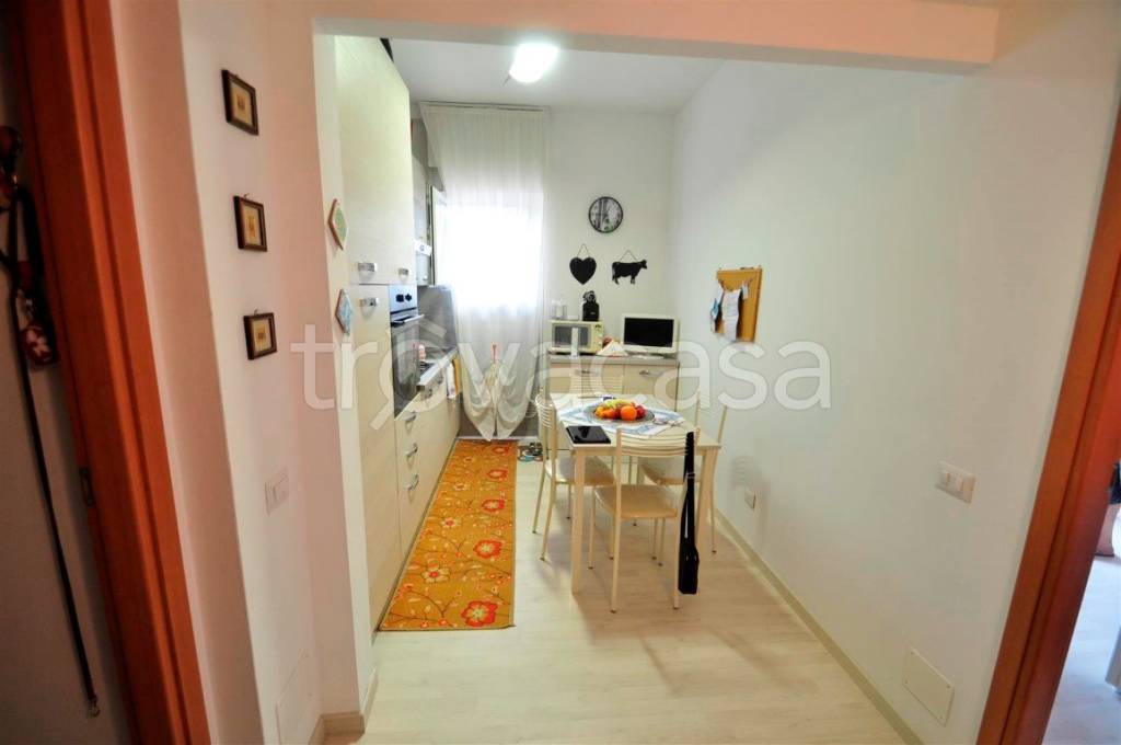 appartamento in vendita a Milano in zona Famagosta