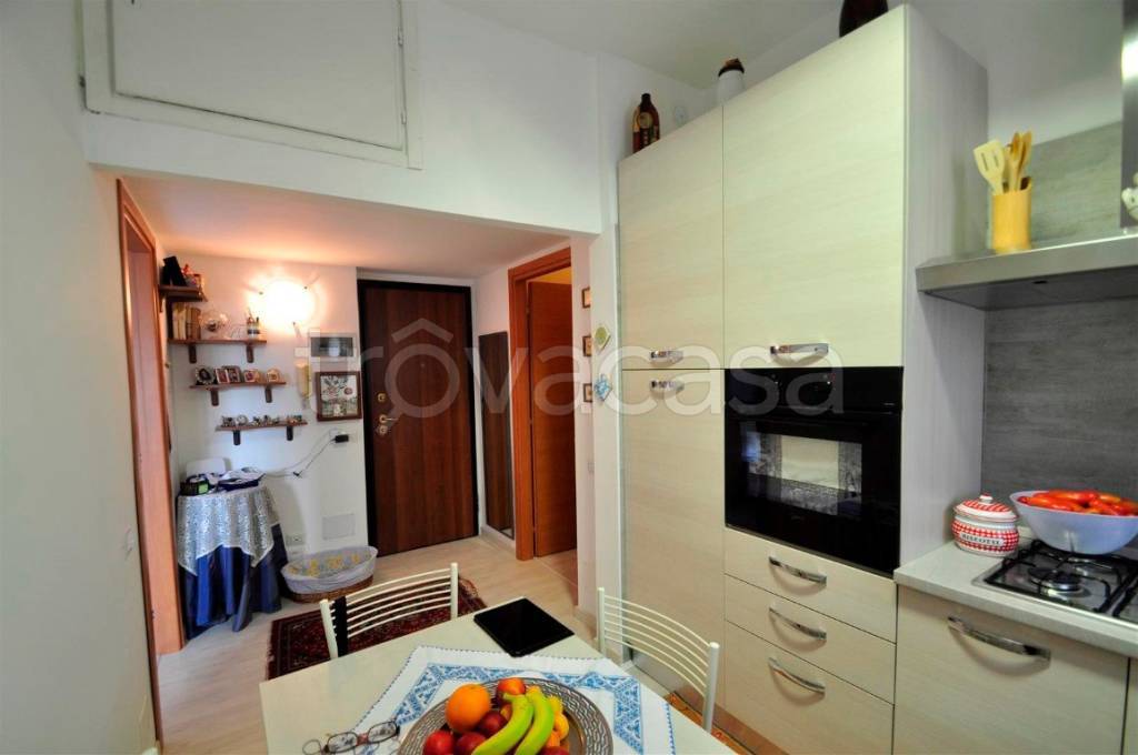 appartamento in vendita a Milano in zona Famagosta