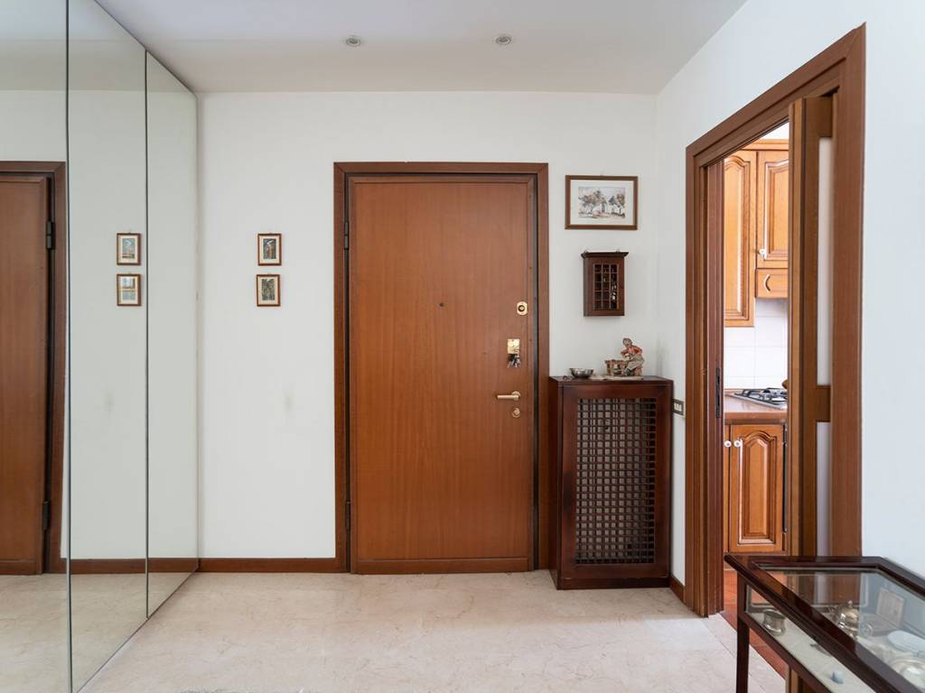 appartamento in vendita a Milano in zona Vigentino