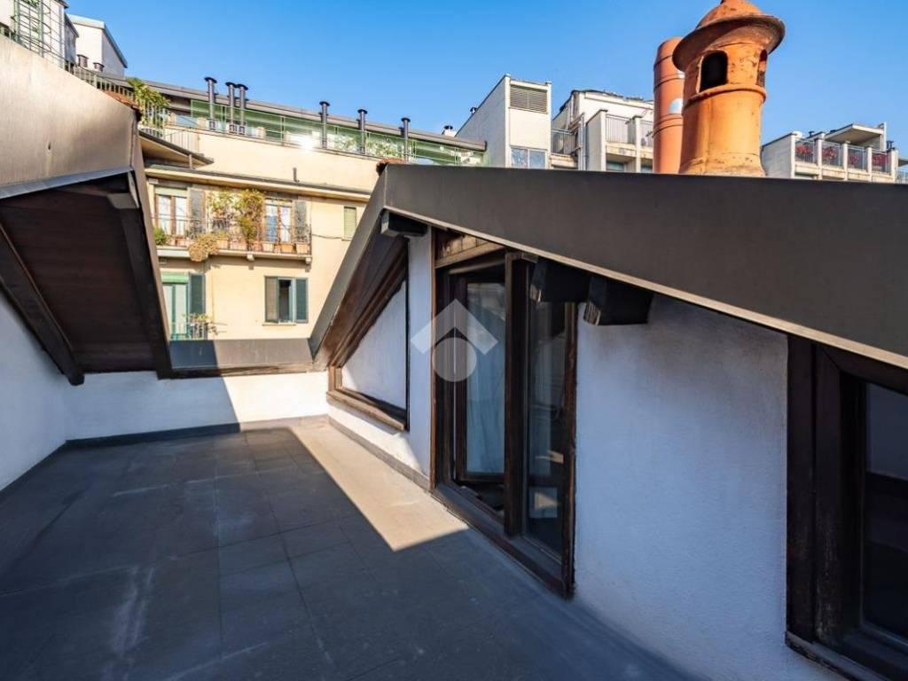 appartamento in vendita a Milano in zona Sempione