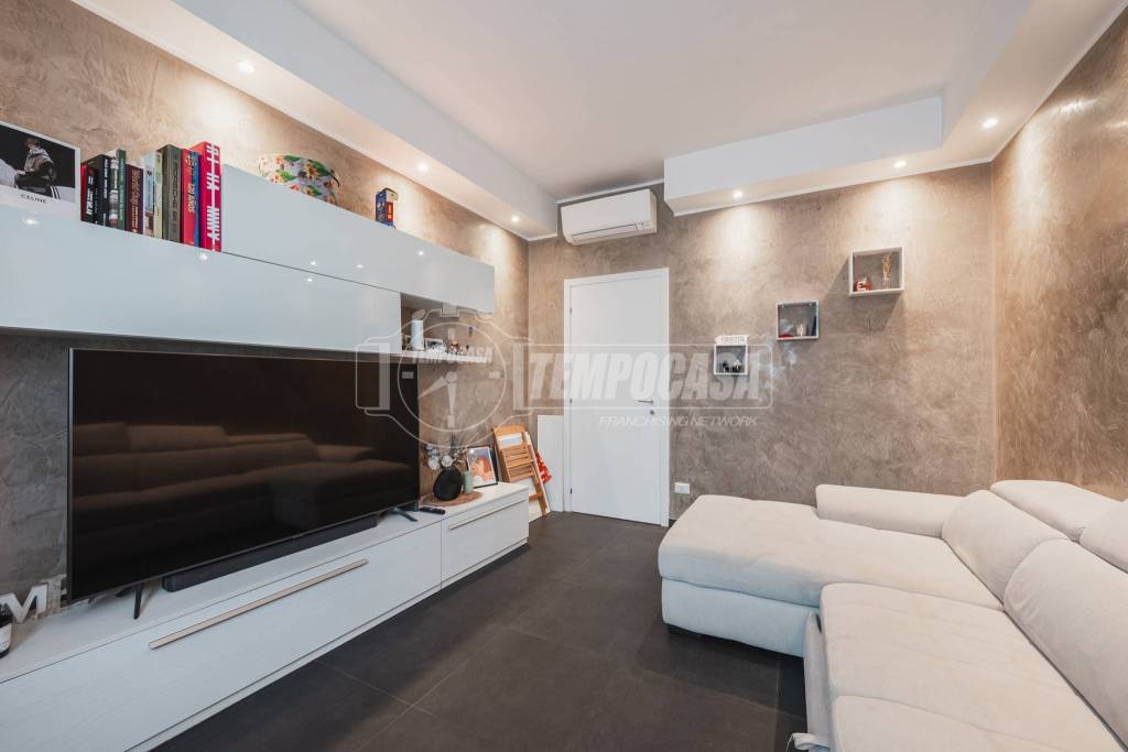 appartamento in vendita a Milano in zona Vigentino