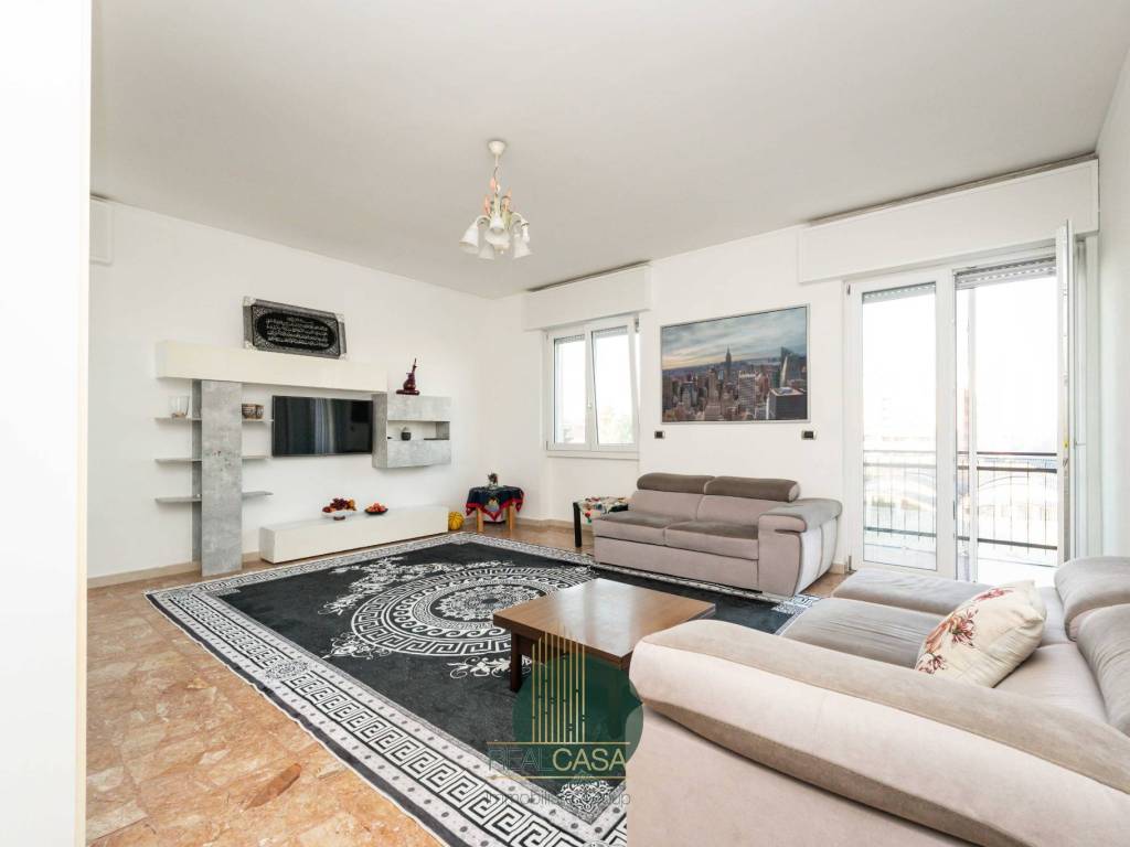 appartamento in vendita a Milano in zona Adriano