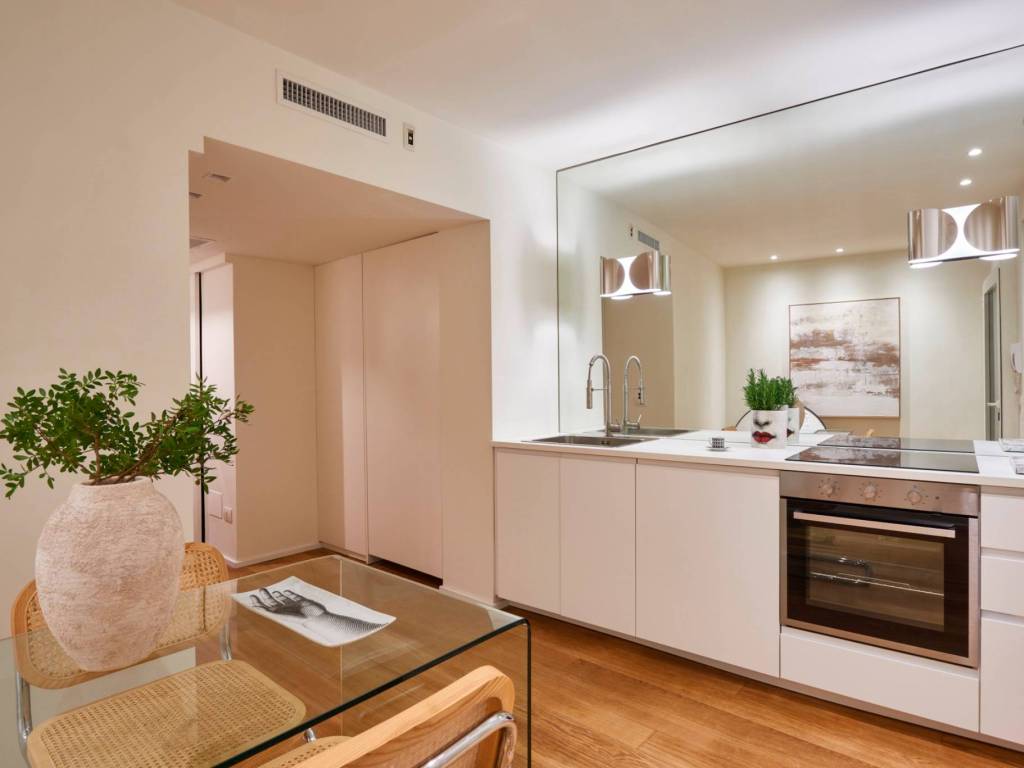 appartamento in vendita a Milano in zona Porta Garibaldi