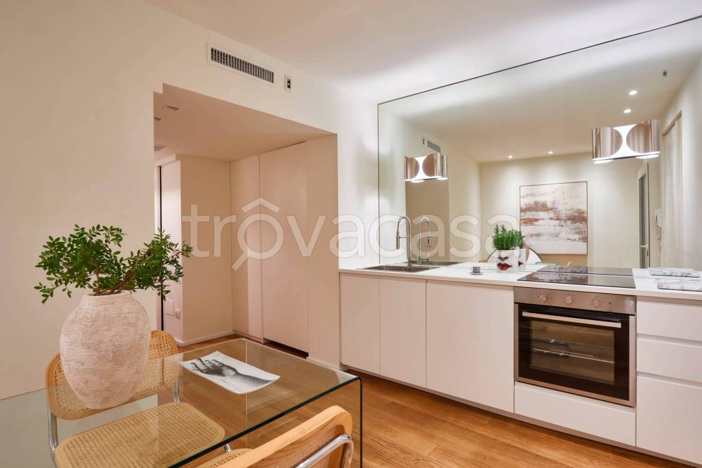 appartamento in vendita a Milano in zona Porta Garibaldi