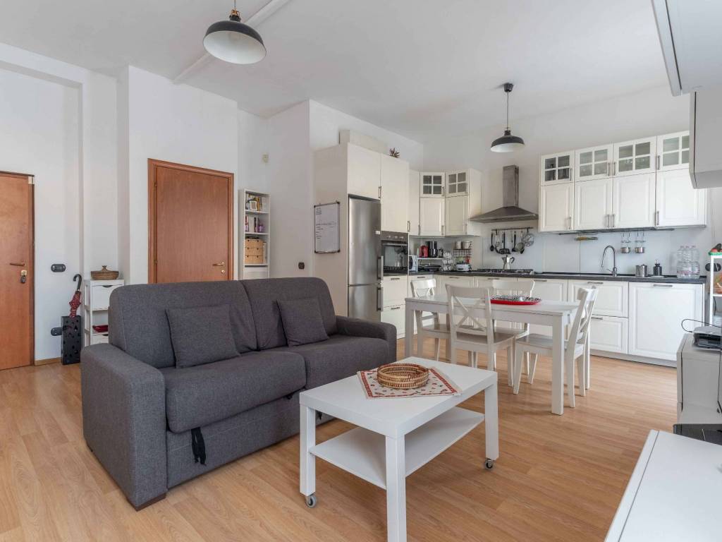 appartamento in vendita a Milano in zona Adriano