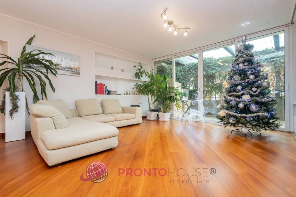 appartamento in vendita a Milano in zona Sempione