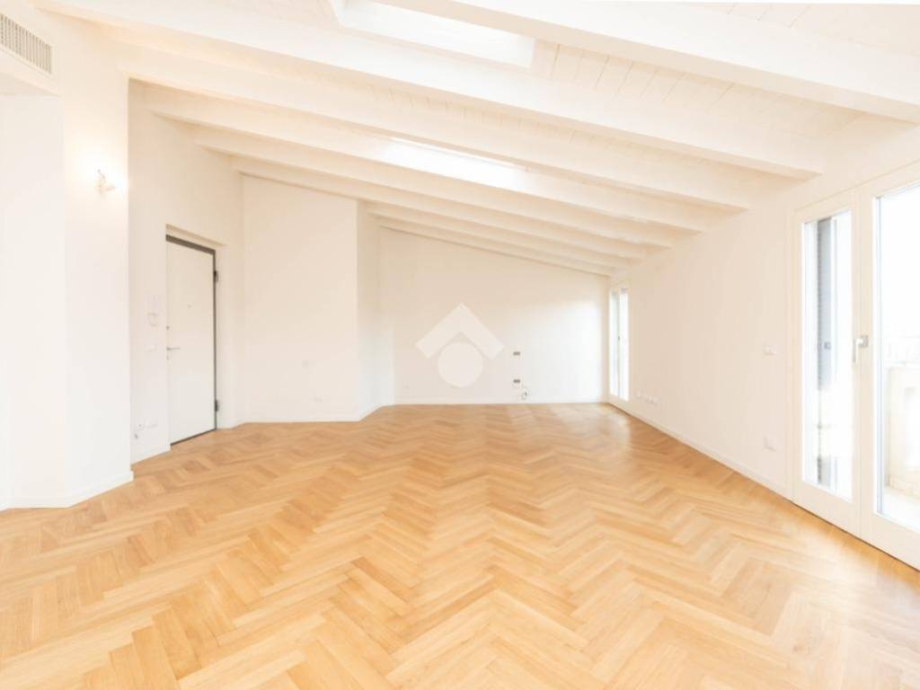 appartamento in vendita a Milano in zona Vigentino