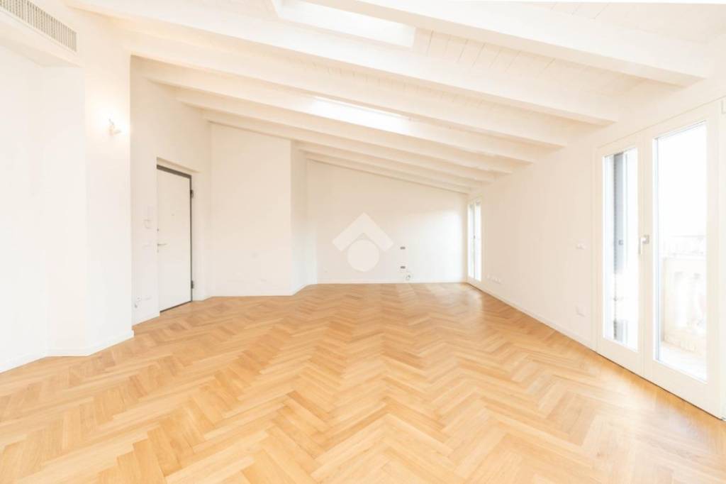 appartamento in vendita a Milano in zona Vigentino