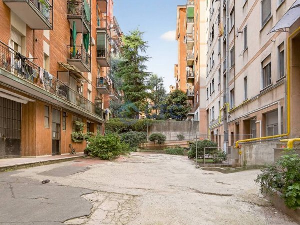 negozio in vendita a Milano in zona Affori