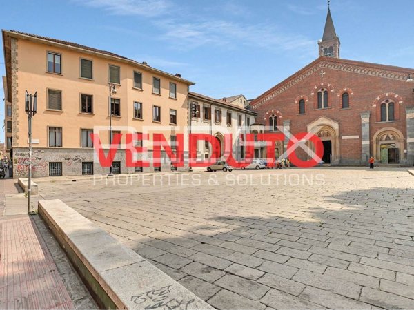 appartamento in vendita a Milano in zona Porta Ticinese