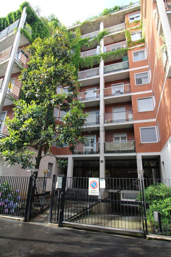 appartamento in vendita a Milano in zona Stadera