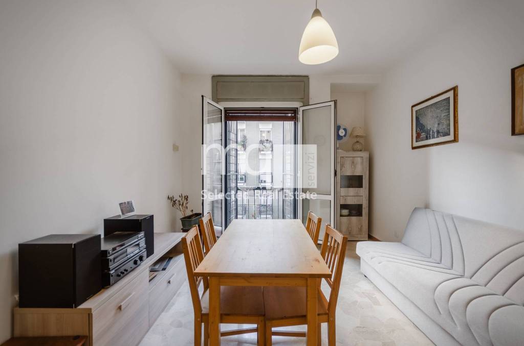 appartamento in vendita a Milano in zona Lorenteggio