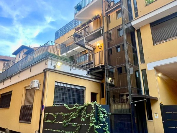 appartamento in vendita a Milano in zona Isola