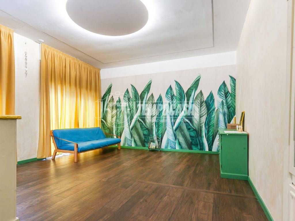 negozio in vendita a Milano in zona Solari