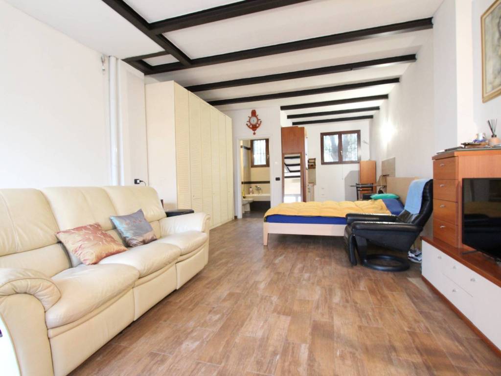 casa indipendente in vendita a Milano in zona Affori