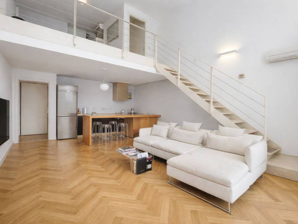 appartamento in vendita a Milano in zona Porta Genova