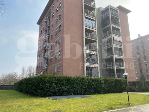appartamento in vendita a Milano in zona Famagosta