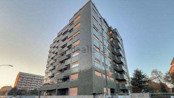 appartamento in vendita a Milano in zona Lorenteggio