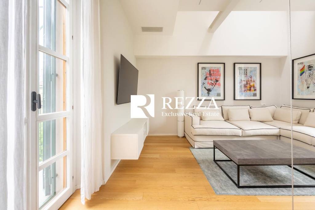 appartamento in vendita a Milano in zona Sempione