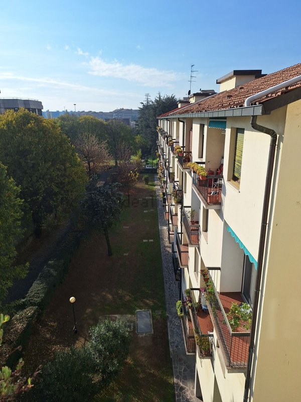 appartamento in vendita a Milano in zona Forlanini