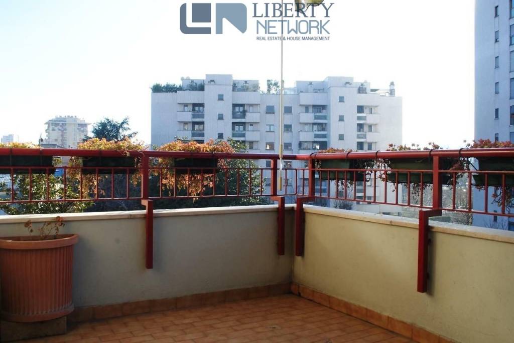 appartamento in vendita a Milano in zona Piazzale Lodi