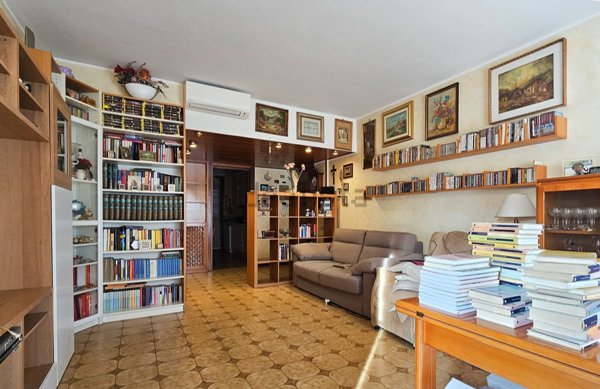 appartamento in vendita a Milano in zona Quarto Oggiaro