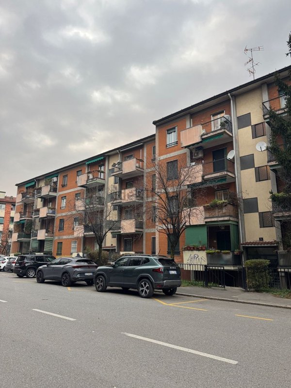 appartamento in vendita a Milano in zona Feltre