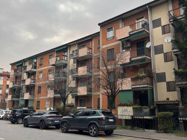appartamento in vendita a Milano in zona Feltre