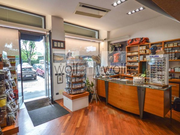 negozio in vendita a Milano in zona Solari