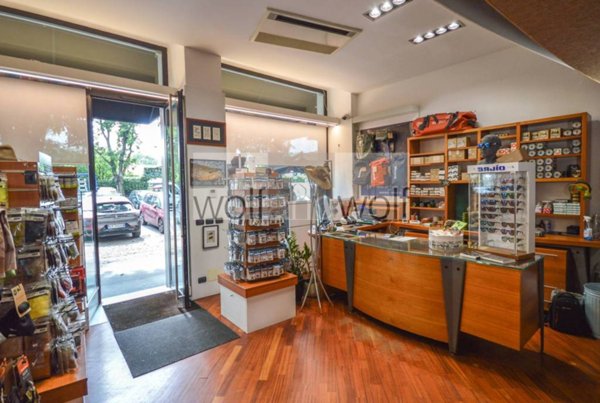 negozio in vendita a Milano in zona Solari