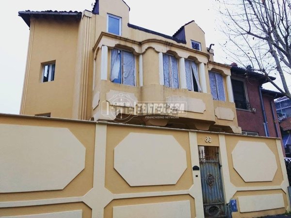 casa indipendente in vendita a Milano in zona Maggiolina