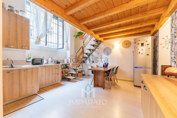 appartamento in vendita a Milano in zona Isola