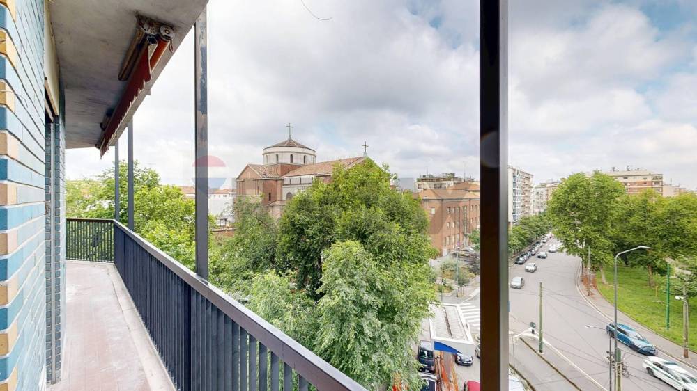 appartamento in vendita a Milano in zona Cadorna
