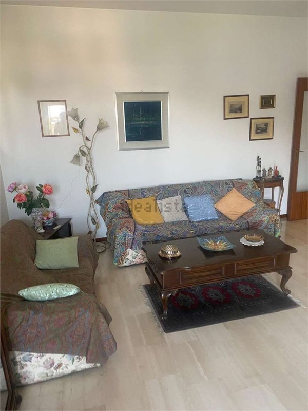 appartamento in vendita a Milano in zona Famagosta