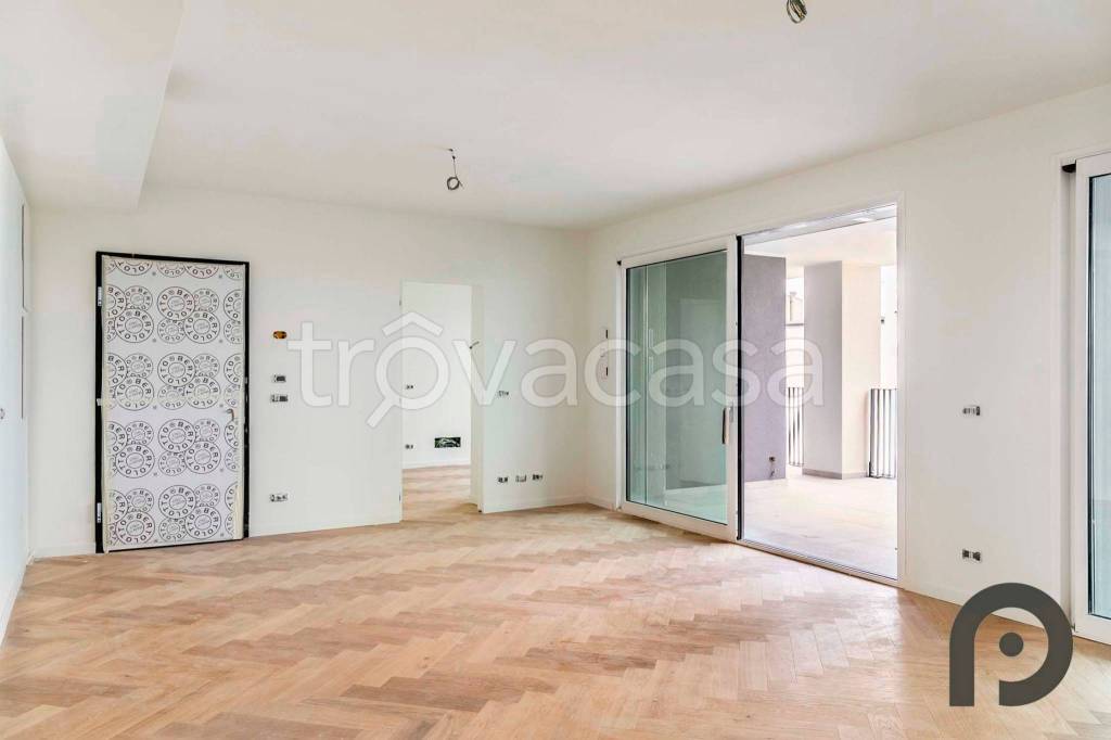 appartamento in vendita a Milano in zona Lambrate