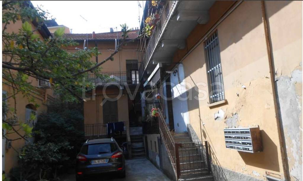 appartamento in vendita a Milano in zona Gorla
