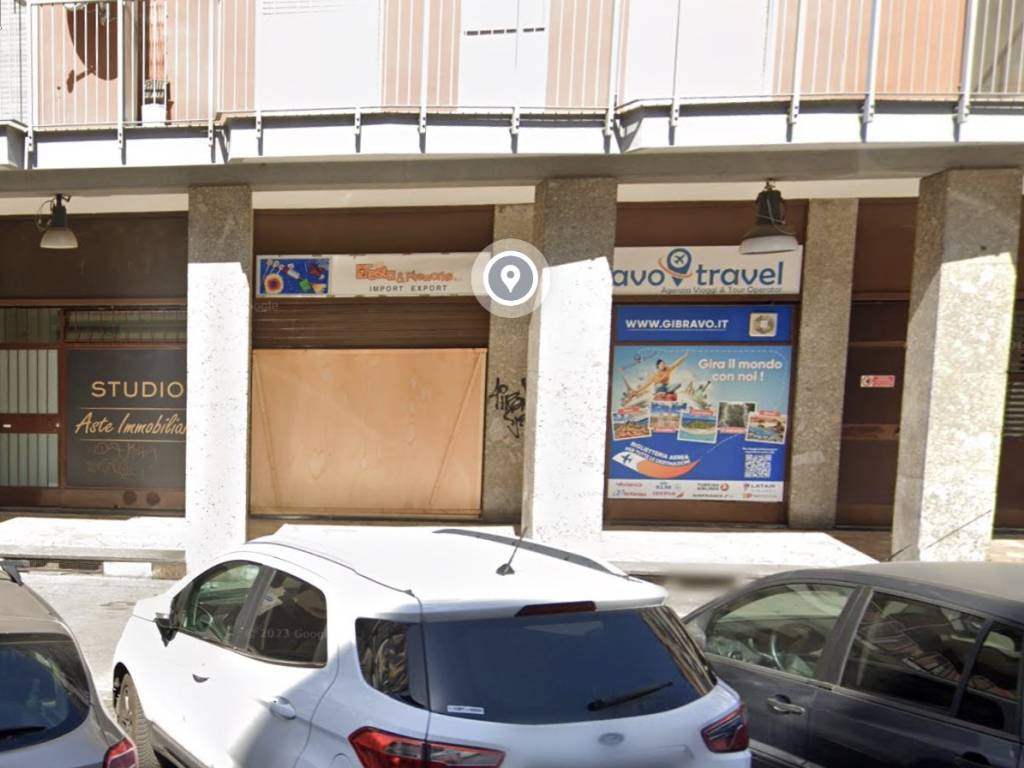 negozio in vendita a Milano in zona Adriano