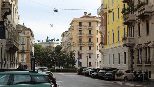 appartamento in vendita a Milano in zona Sempione