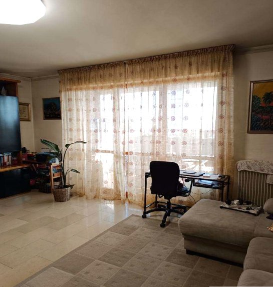 appartamento in vendita a Milano in zona Adriano