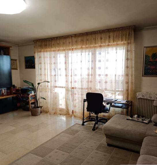 appartamento in vendita a Milano in zona Adriano