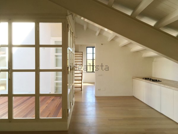 appartamento in vendita a Milano in zona Piazzale Lodi