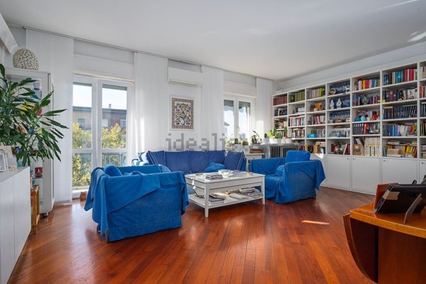 appartamento in vendita a Milano in zona Porta Genova