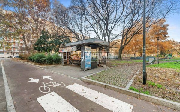 negozio in vendita a Milano in zona Porta Vittoria