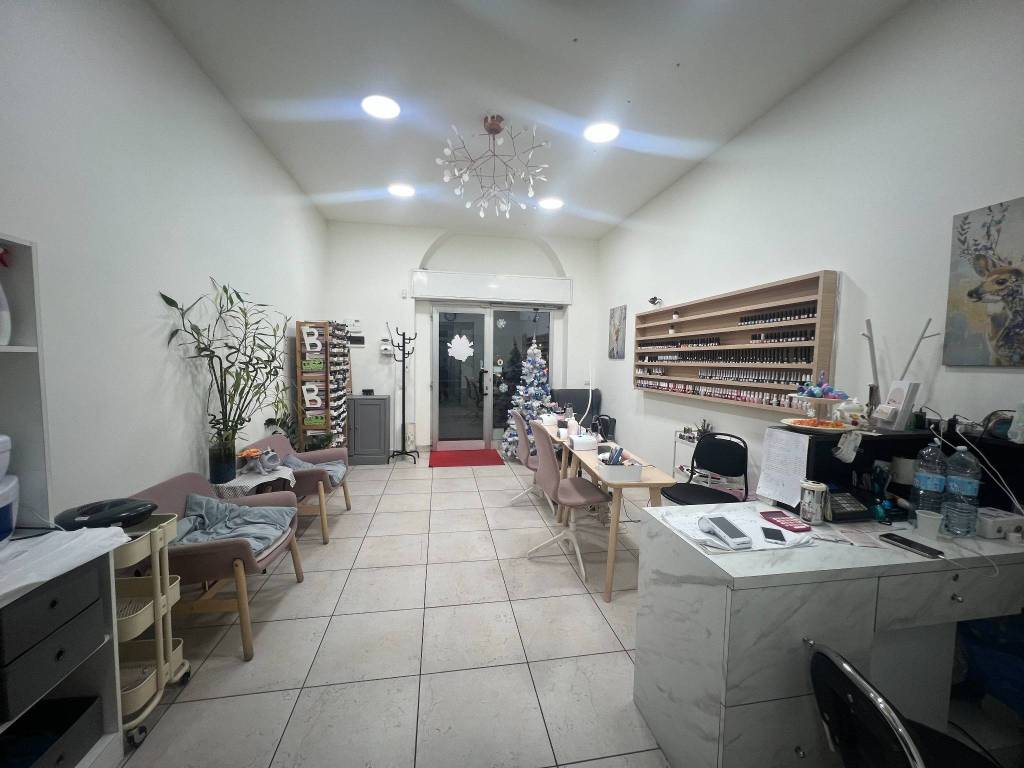 negozio in vendita a Milano in zona Gorla