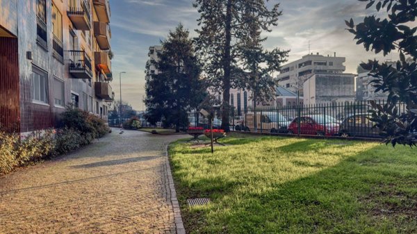 appartamento in vendita a Milano in zona Vigentino