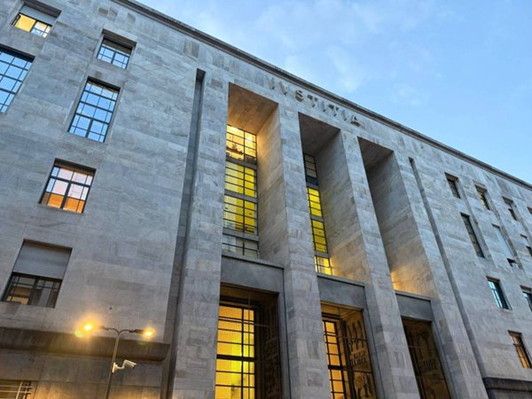 appartamento in vendita a Milano in zona Cinque Giornate